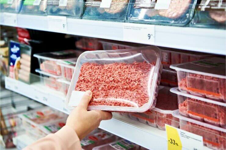 prendere vaschetta di carne macinata 